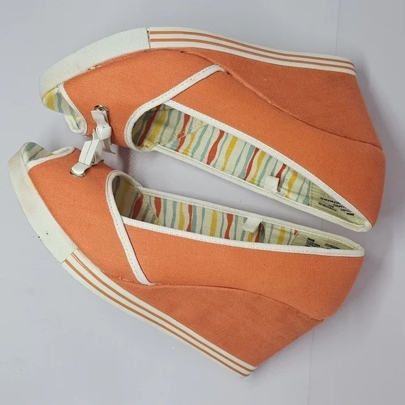 Joe Boxer Women's Orange Canvas Wedges Size 9 - Picture 2 of 11